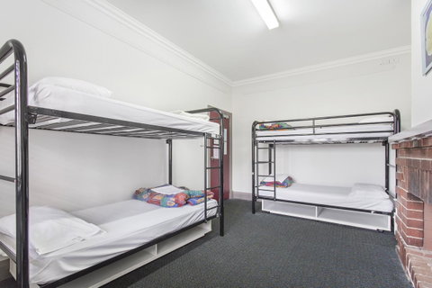 The Emperors Crown Hostel - Tourism Brisbane 7
