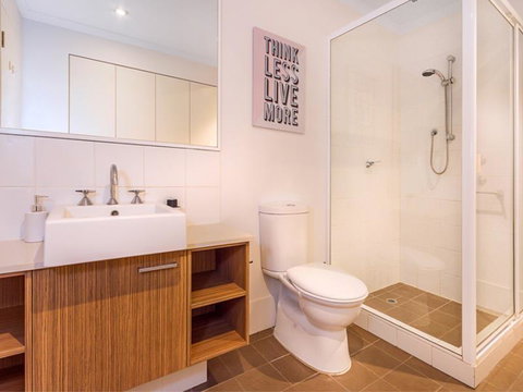 Home Apartment - Perth City Centre - Free WiFi - Brisbane Tourism 3