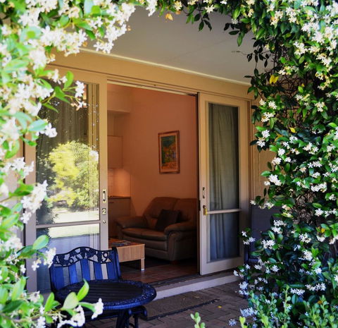 Grapevines Boutique Accommodation - Tourism Brisbane 7