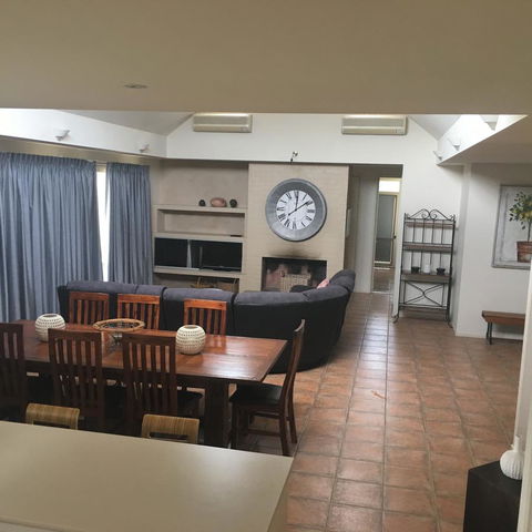 Grapevines Boutique Accommodation - Tourism Brisbane 4