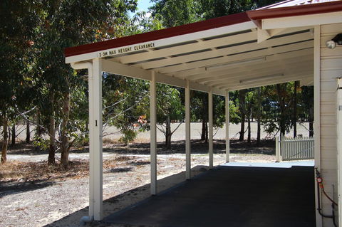 Sapphire Chalets, Augusta - Tourism Brisbane 7