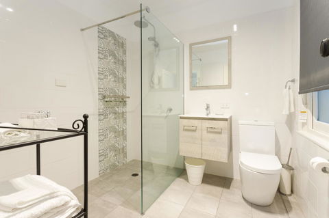 Blue Door Apartments - Brisbane Tourism 1