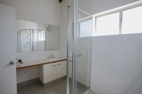 Canal Rocks Beachfront Apartments - Tourism Brisbane 13
