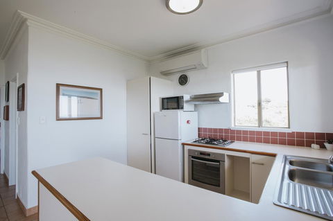 Canal Rocks Beachfront Apartments - Tourism Brisbane 10