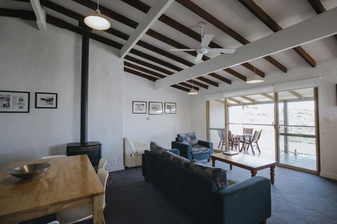 Canal Rocks Beachfront Apartments - Tourism Brisbane 15