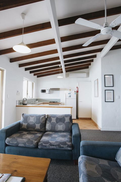 Canal Rocks Beachfront Apartments - Tourism Brisbane 4