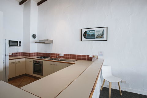 Canal Rocks Beachfront Apartments - Tourism Brisbane 25