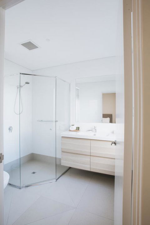 Canal Rocks Beachfront Apartments - Tourism Brisbane 40