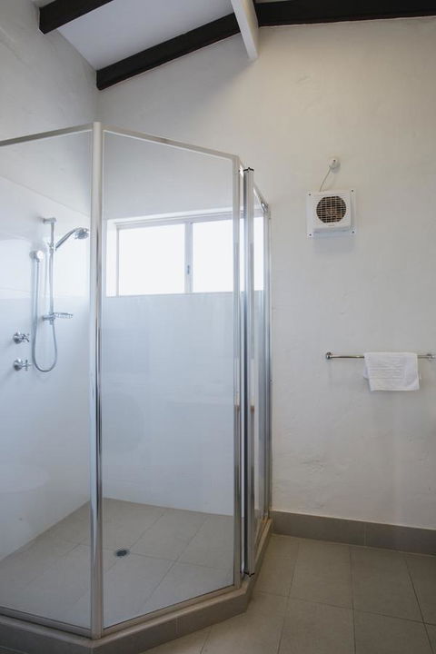 Canal Rocks Beachfront Apartments - Tourism Brisbane 30