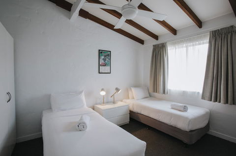 Canal Rocks Beachfront Apartments - Tourism Brisbane 17