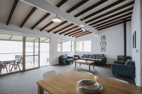 Canal Rocks Beachfront Apartments - Tourism Brisbane 24