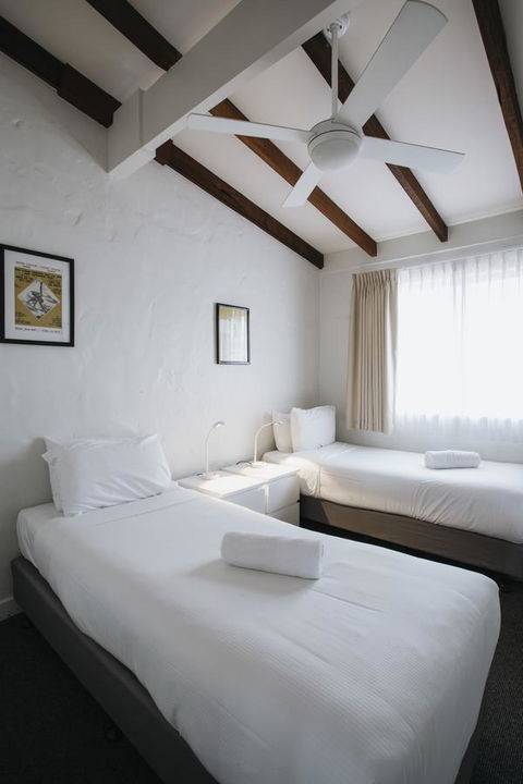 Canal Rocks Beachfront Apartments - Tourism Brisbane 37
