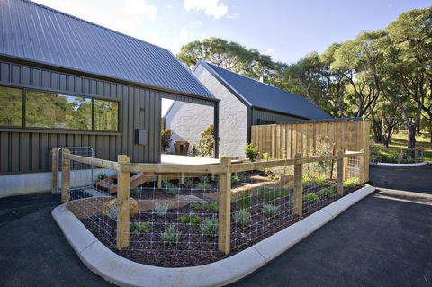 Margaret River Bungalow-1-street - Pet Friendly - Brisbane Tourism 14