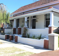 Captain's Heritage Cottage - Brisbane Tourism