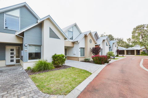 Cape View Beach Resort - Tourism Brisbane 3