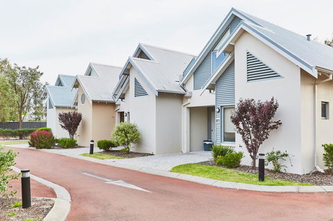 Cape View Beach Resort - Tourism Brisbane 4