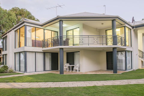 Cape View Beach Resort - Tourism Brisbane 23