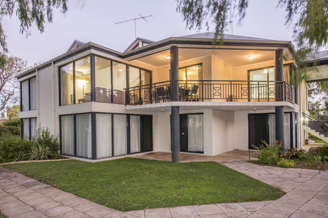 Cape View Beach Resort - Tourism Brisbane 28