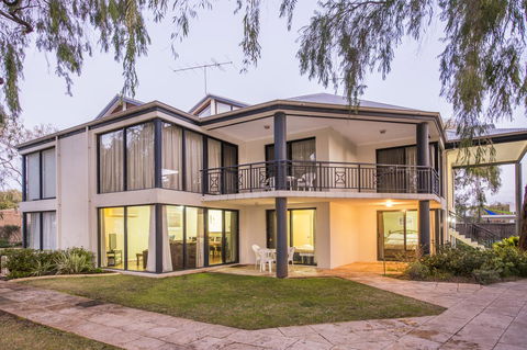 Cape View Beach Resort - Tourism Brisbane 21