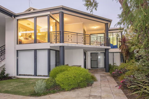 Cape View Beach Resort - Tourism Brisbane 34