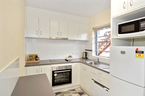 Dolphin Lodge Albany - Self Contained Apartments At Middleton Beach - Tourism Brisbane 12