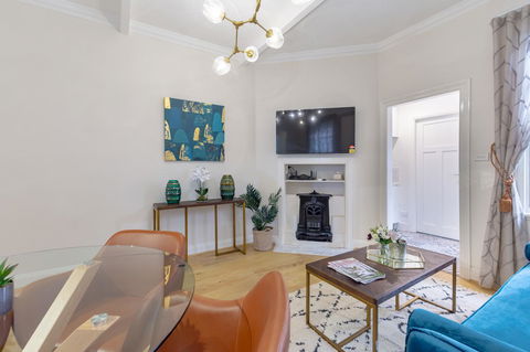 Heritage Townhouse Near Harbour Bridge - Brisbane Tourism 17