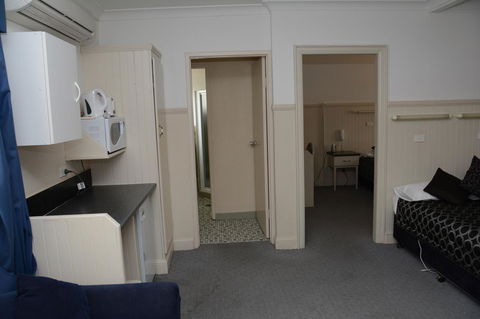 Ben Chifley Motor Inn - Tourism Brisbane 21