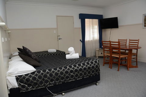 Ben Chifley Motor Inn - Tourism Brisbane 20