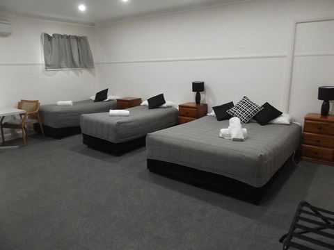 Ben Chifley Motor Inn - Tourism Brisbane 1