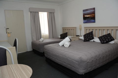 Ben Chifley Motor Inn - Tourism Brisbane 14
