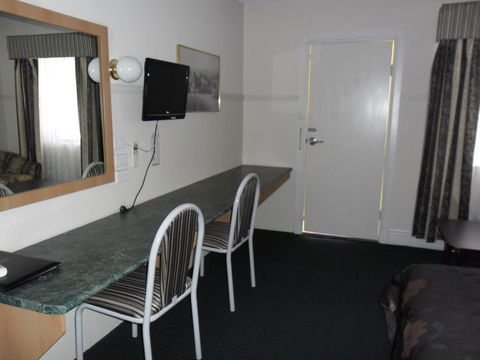 Ben Chifley Motor Inn - Tourism Brisbane 40