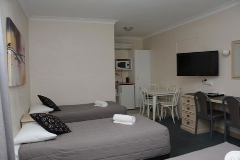 Ben Chifley Motor Inn - Tourism Brisbane 4