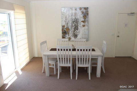 Mollymook Cove Apartments - Brisbane 4u 13