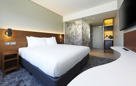 Holiday Inn Express Sydney Airport, An IHG Hotel - Tourism Brisbane 10