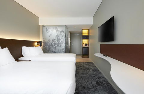 Holiday Inn Express Sydney Airport, An IHG Hotel - Tourism Brisbane 7
