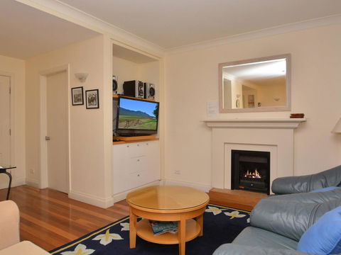 Villa 2br Prosecco Villa Located Within Cypress Lakes Resort - Tourism Brisbane 1