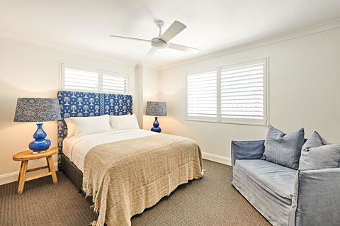 The Lord Byron - Tourism Brisbane 13