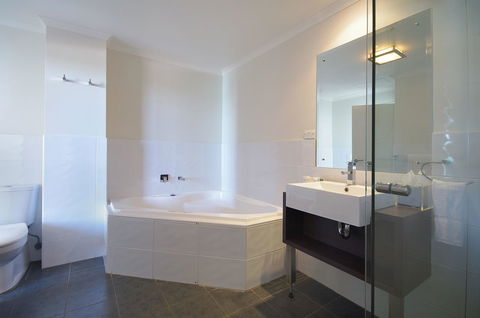 Macquarie Waters Boutique Apartment Hotel - Tourism Brisbane 28