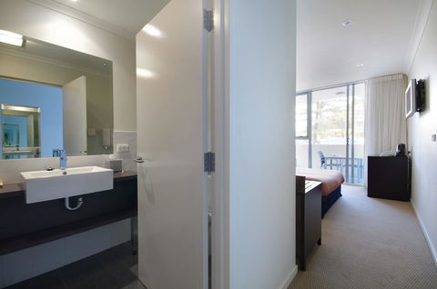 Macquarie Waters Boutique Apartment Hotel - Tourism Brisbane 24