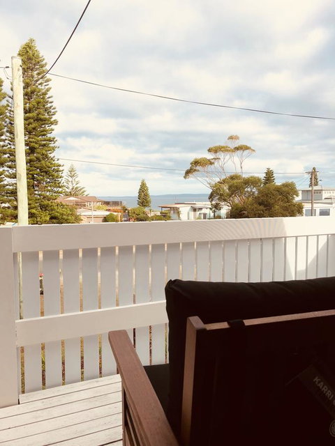 Little Blue Beach House - Brisbane Tourism 0