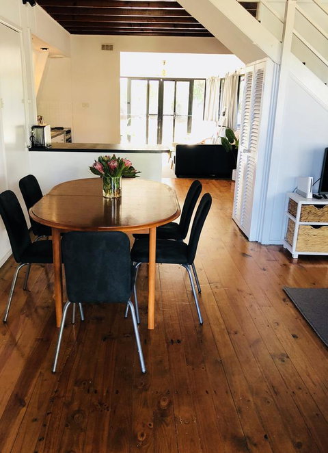 Little Blue Beach House - Brisbane Tourism 9