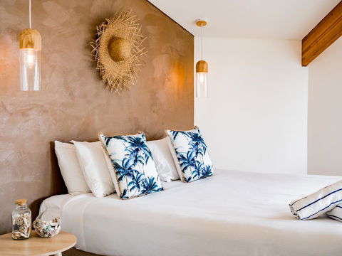 Waves Byron Bay - Tourism Brisbane 3