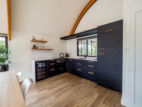 Waves Byron Bay - Tourism Brisbane 12