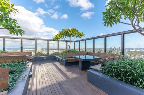 Japanese Style Waterfront Apt Wt Rooftop Pool - Brisbane Tourism 11