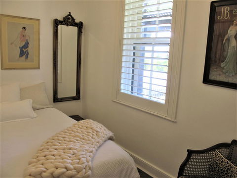 Apple Tree Cottage - Tourism Brisbane 9