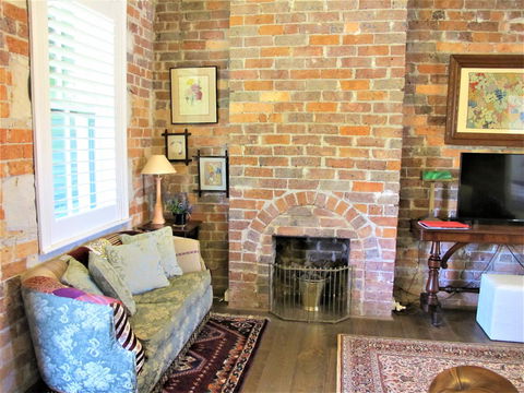Apple Tree Cottage - Tourism Brisbane 14