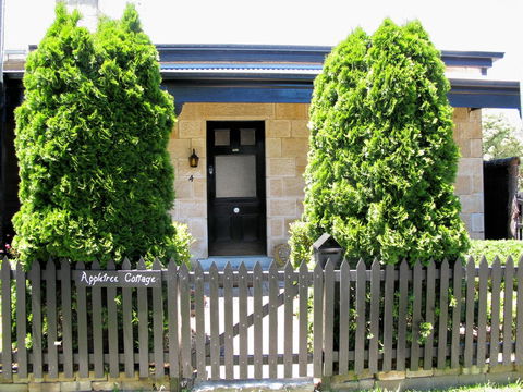 Apple Tree Cottage - Tourism Brisbane 32