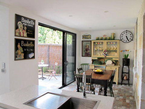 Apple Tree Cottage - Tourism Brisbane 7