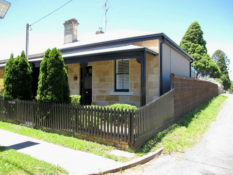 Apple Tree Cottage - Tourism Brisbane 1