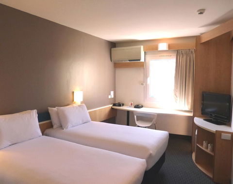 Ibis Thornleigh - Tourism Brisbane 24